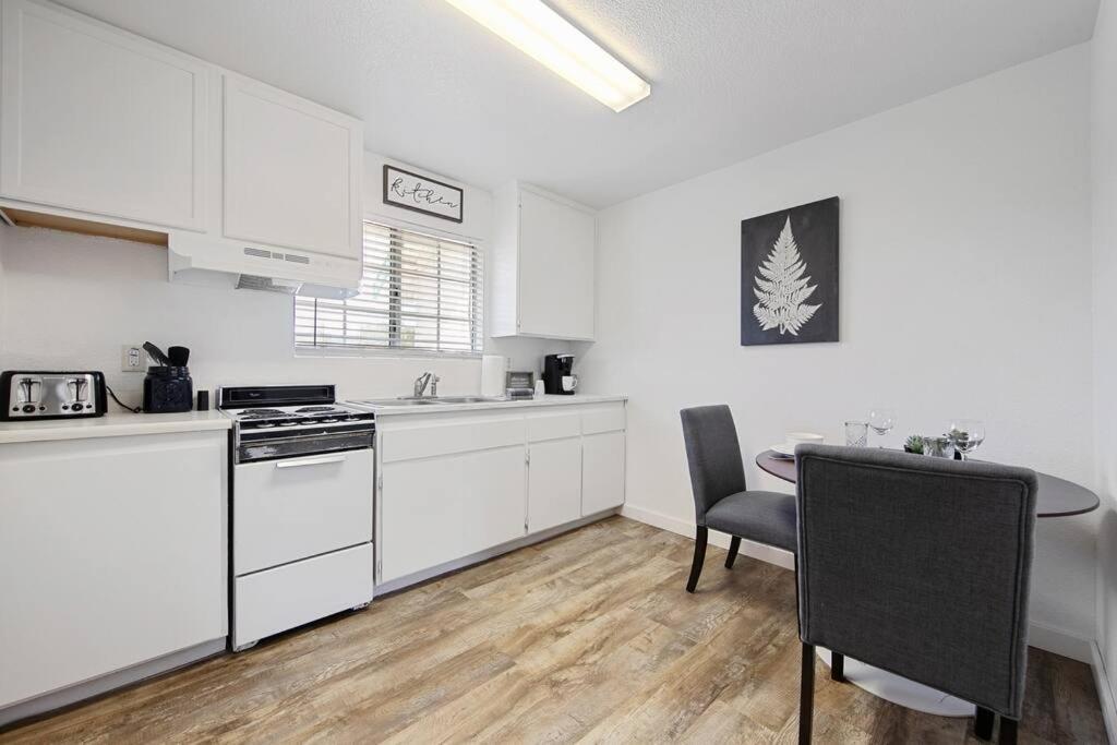 Couples Studio 1 W Full Kitchen Apartamento Oakhurst Exterior foto